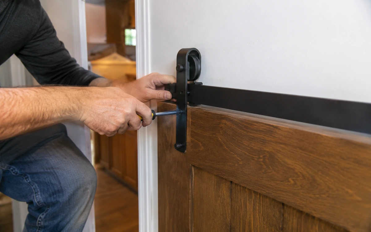 Sliding barn door repair contractor